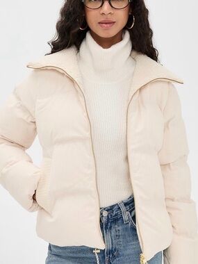 Varley Brackley Cord Puffer Jacket color Birch
Size Small